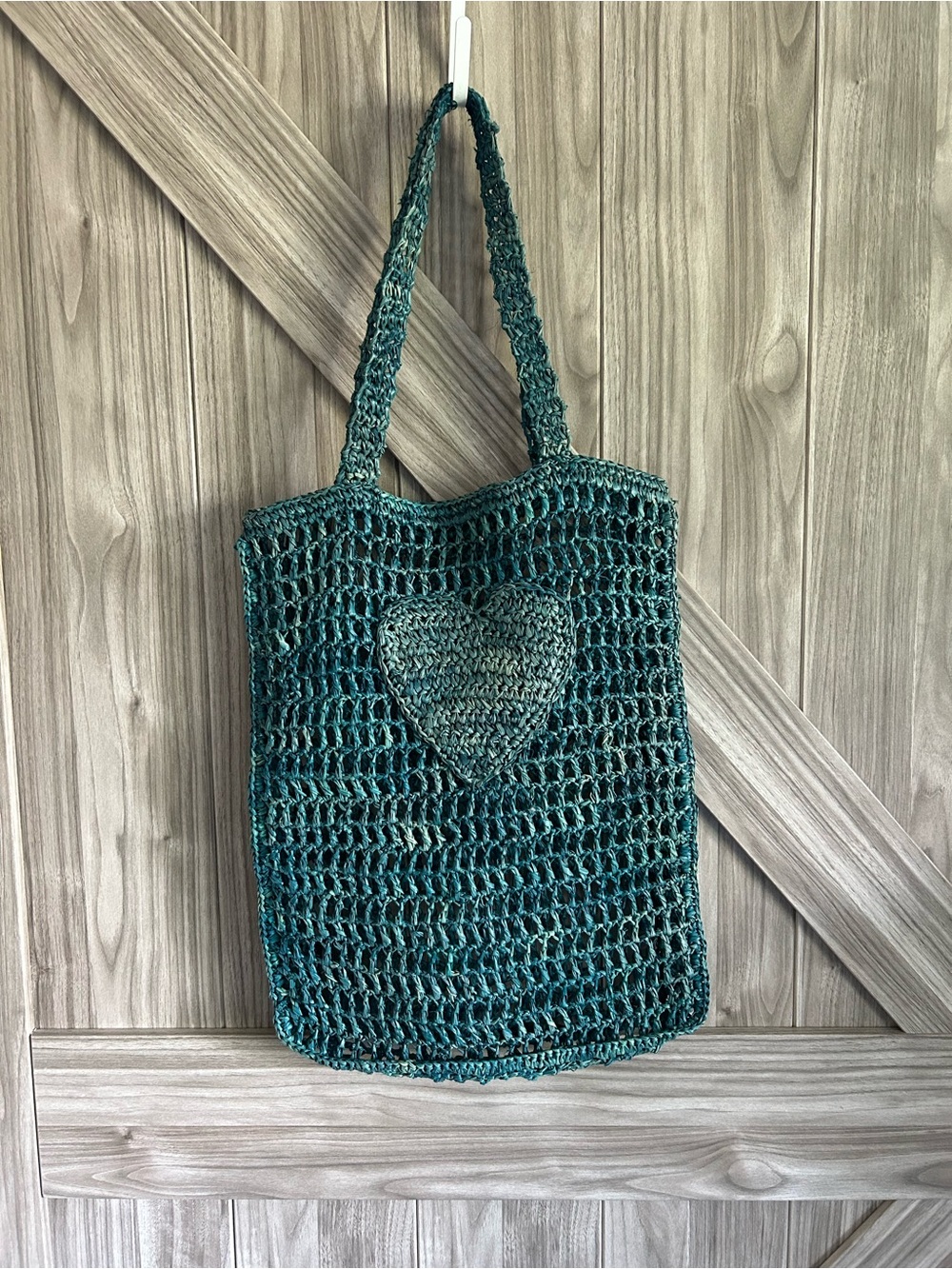 BTB Los Angeles Heart Market Crochet Tote Bag – Teal / Emerald Green Raffia